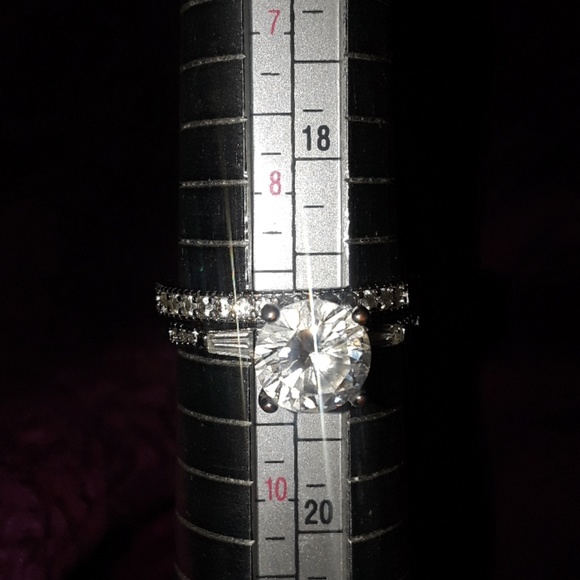 Jewelry - Picture 8 of 8